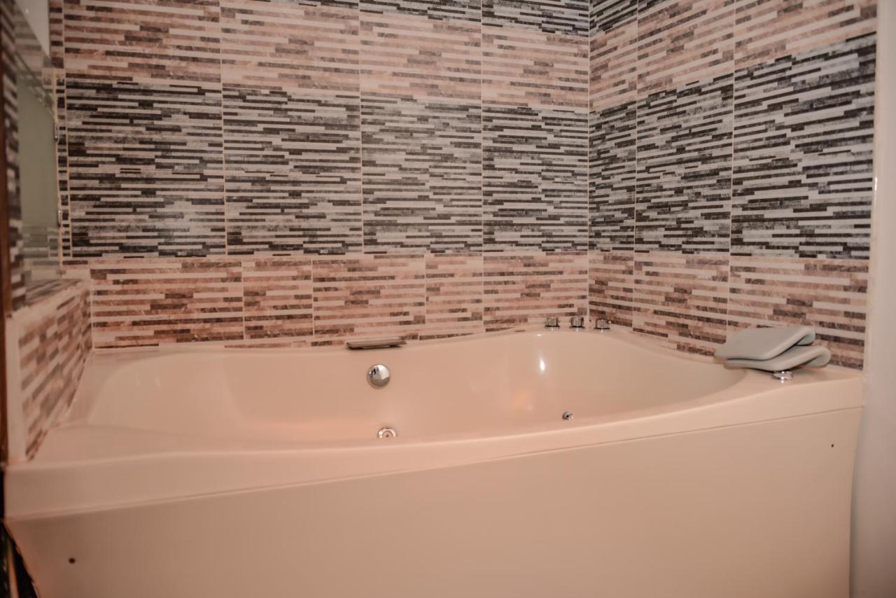 Apartamento Poblado Brownstone Medellín Exterior foto